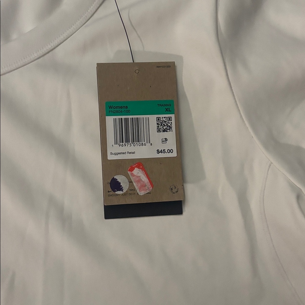 Nike White Cropped Crewneck Tee NWT - Picture 2 of 3